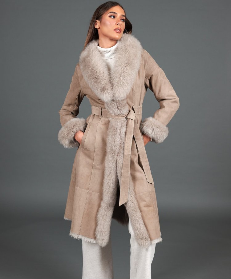 Beige lamb shearling coat...