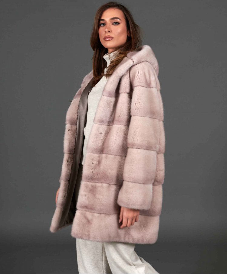 Mink fur coat with hood •...