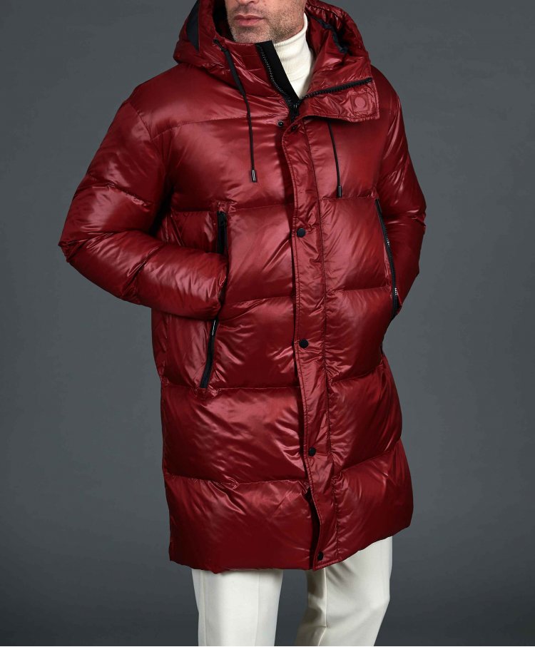 Bordeaux long jacket in real down that can be folded up into a backpack  